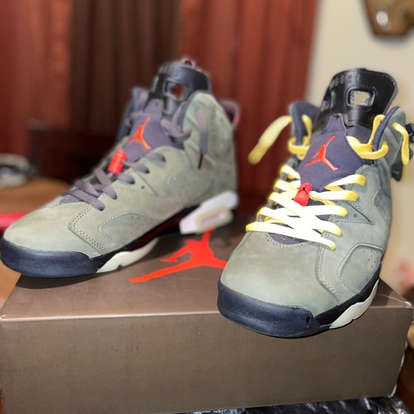 Travis Scott Jordan 6s men’s 12 read description main image 4